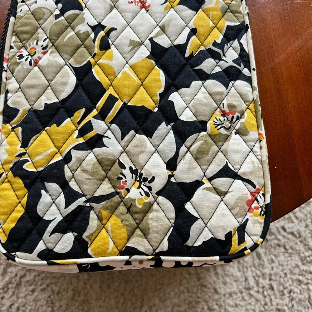 Vera Bradley Dogwood Pattern Floral Quilted Tablet Sleeve